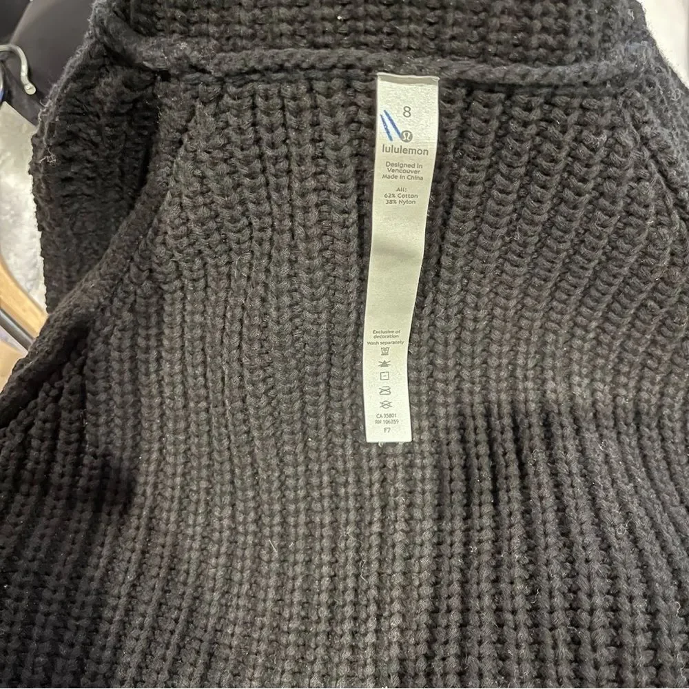 lululemon athletica Bring The Cozy Black Cable Knit TurtleNeck Sweater Sz. 8